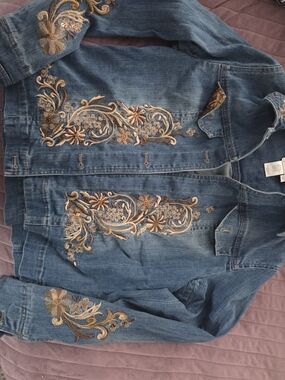 Coldwater Creek Vintage Blue Denim Jacket with Tan & Cream Floral Embroidery